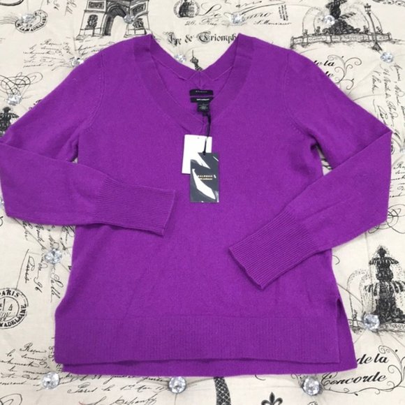 Halogen V-Neck Cashmere Sweater - Picture 5 of 8